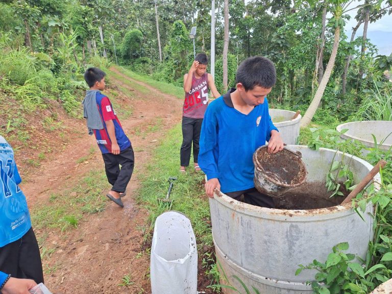 LINE_ALBUM_แปลงเกษตร 5_260818_12