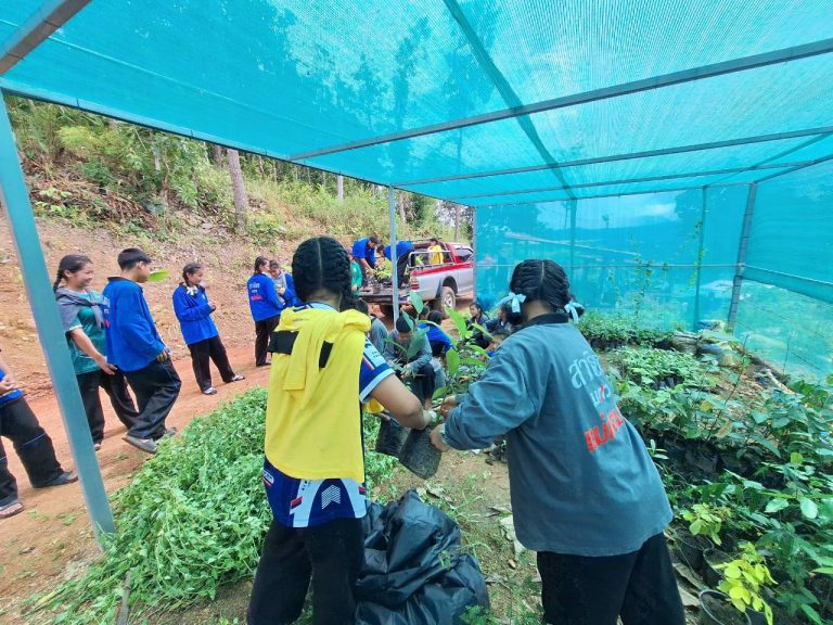 LINE_ALBUM_แปลงเกษตร 5_260818_8